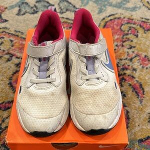 Girls Nikes